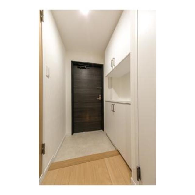 ※写真は同タイプ住戸です。(玄関)