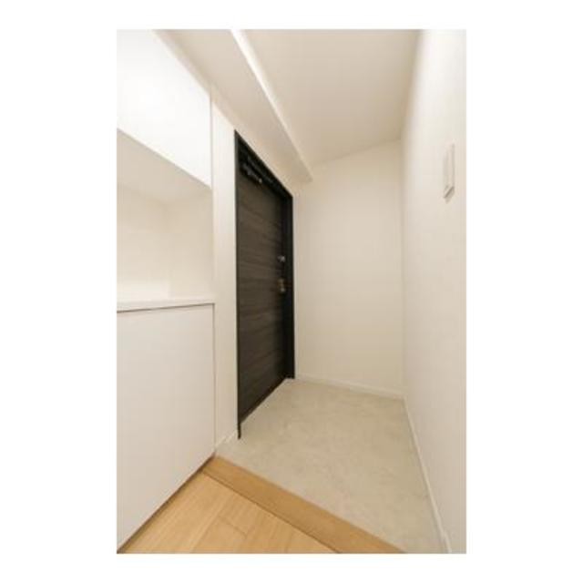 ※写真は同タイプ住戸です。(玄関)