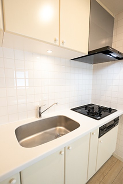 ※写真は同タイプ住戸です。(キッチン)