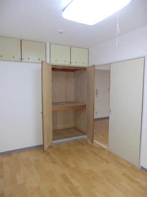 (居間)