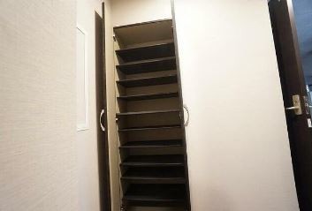 (玄関)