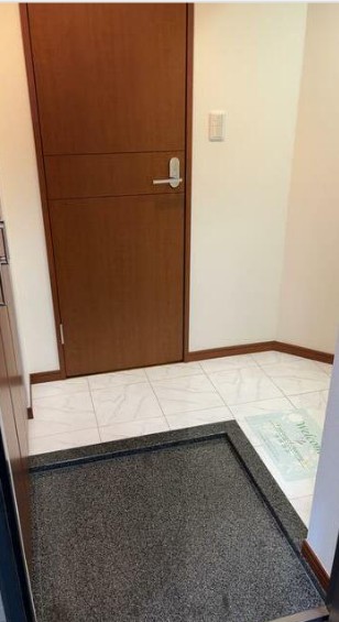 (玄関)