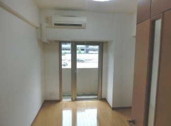 (居間)