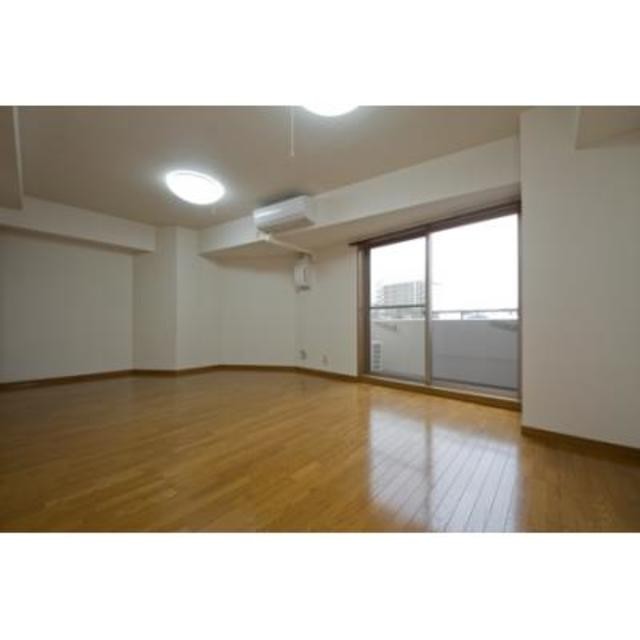 ※写真は同タイプ住戸です。(居間)