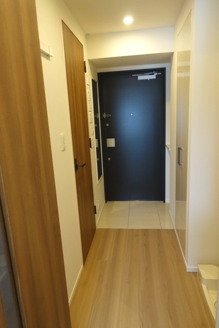 ※写真は同タイプ住戸です。(玄関)