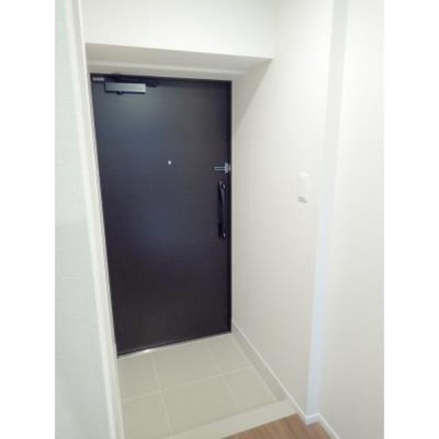 ※写真は同タイプ住戸です。(玄関)