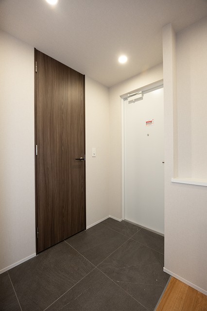 ※写真は同タイプ住戸です。(玄関)