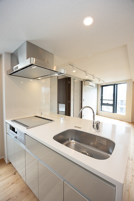 ※写真は同タイプ住戸です。(キッチン)