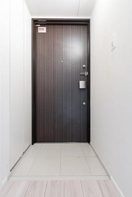 ※写真は同タイプ住戸です。(玄関)