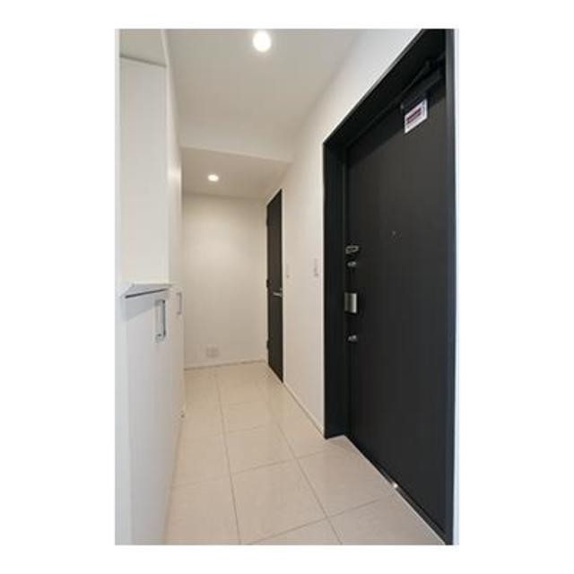 ※写真は同タイプ住戸です。(玄関)