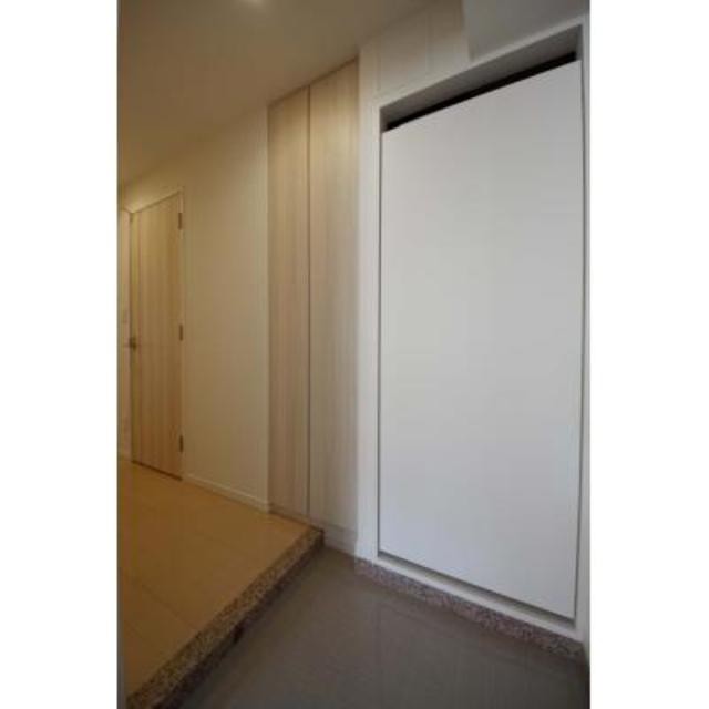 ※写真は同タイプ住戸です。(玄関)