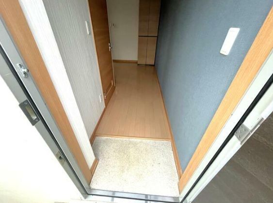 (玄関)