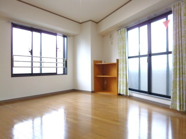 (居間)