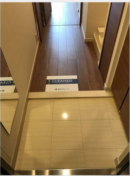 (玄関)