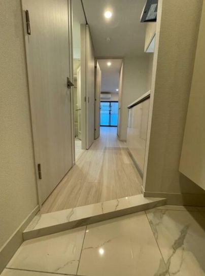 (玄関)