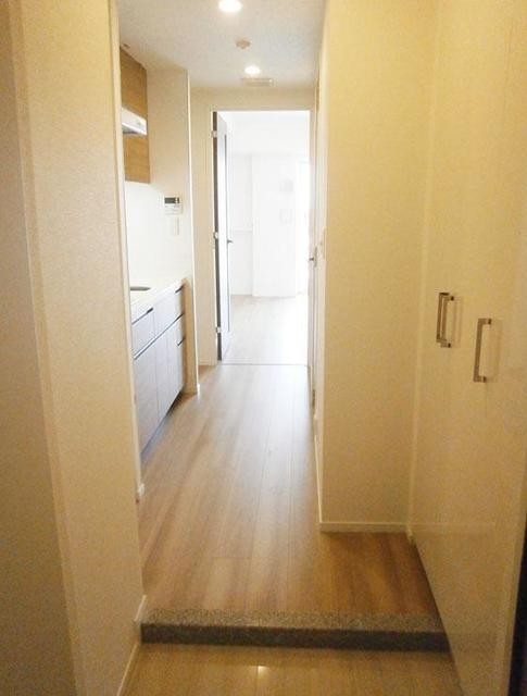 ※写真は同タイプ住戸です。(玄関)