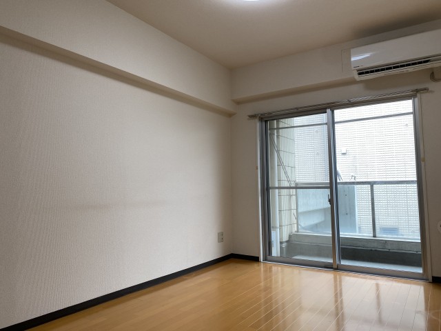 (居間)