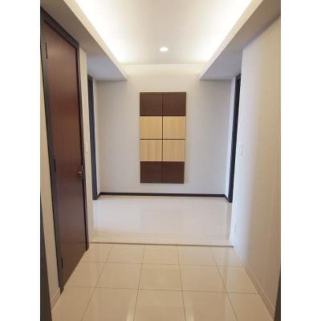 ※写真は同タイプ住戸です。(玄関)