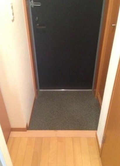 (玄関)