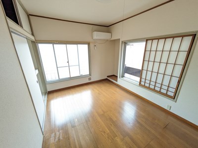 (居間)