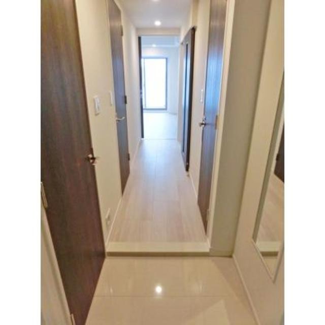 ※写真は同タイプ住戸です。(玄関)