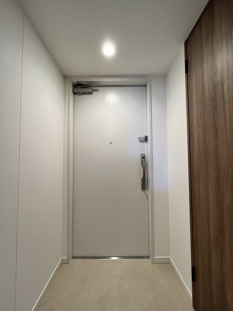 ※写真は同タイプ住戸です。(玄関)