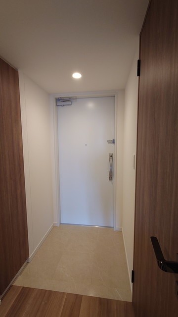 ※写真は同タイプ住戸です。(玄関)