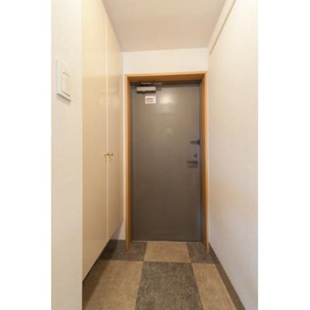 ※写真は同タイプ住戸です。(玄関)