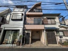目黒区中目黒4丁目 【賃貸居住】アパート