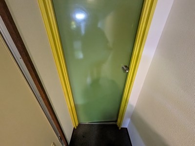 (玄関)