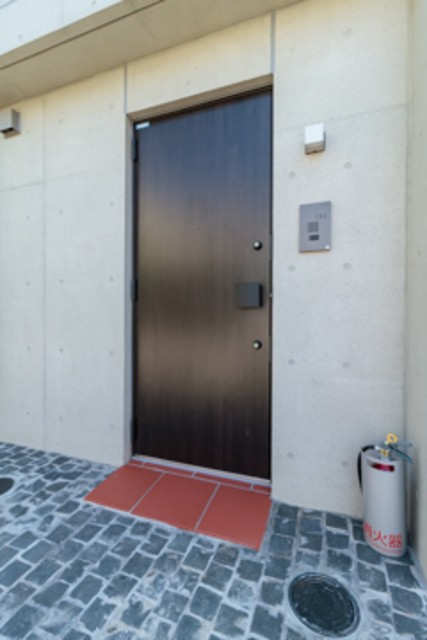 ※写真は同タイプ住戸です。(玄関)