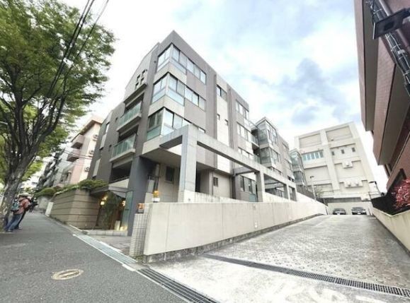 横浜市青葉区新石川2丁目 【賃貸居住】マンション