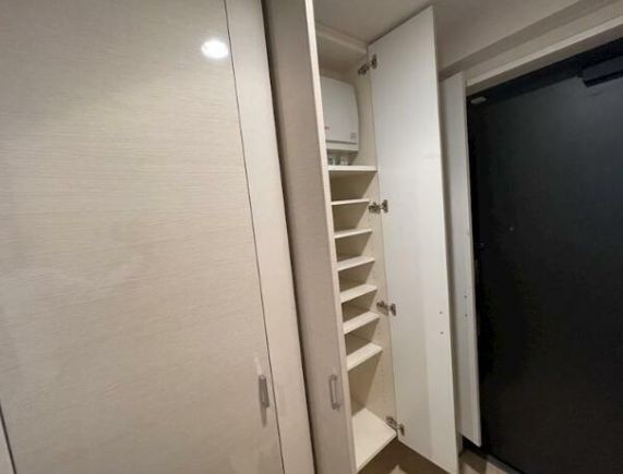 (玄関)