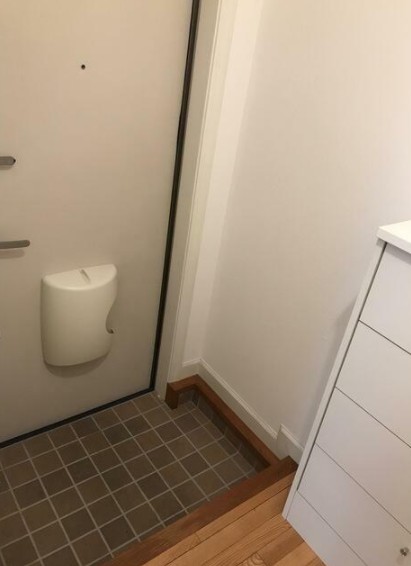 (玄関)