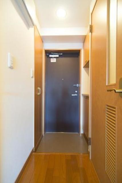 ※写真は同タイプ住戸です。(玄関)