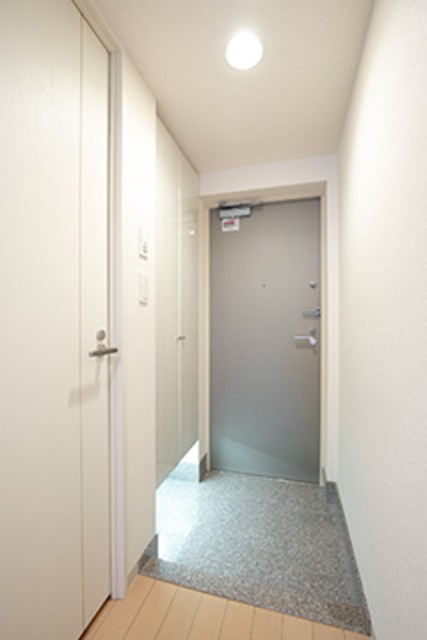 ※写真は同タイプ住戸です。(玄関)