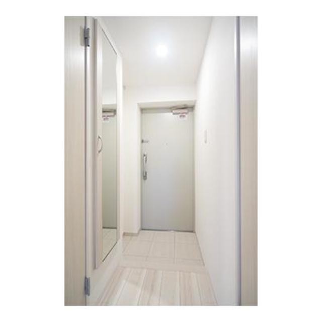 ※写真は同タイプ住戸です。(玄関)
