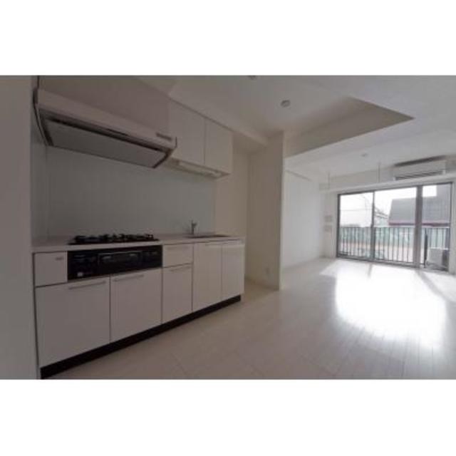 ※写真は同タイプ住戸です。(居間)