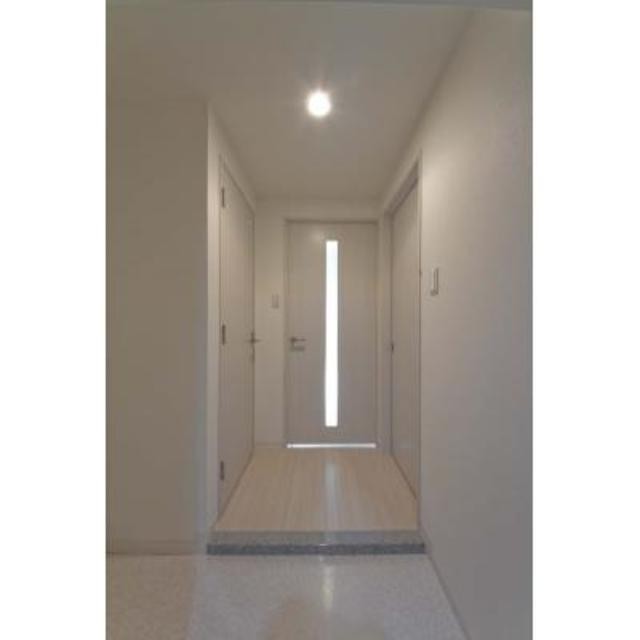 ※写真は同タイプ住戸です。(玄関)