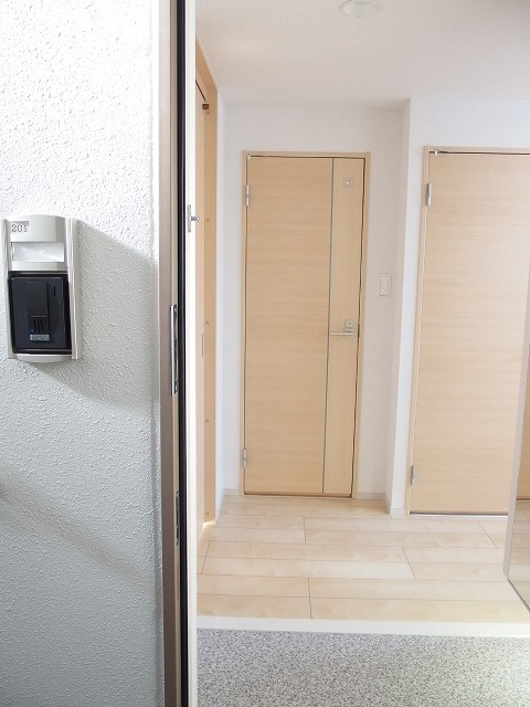 (玄関)