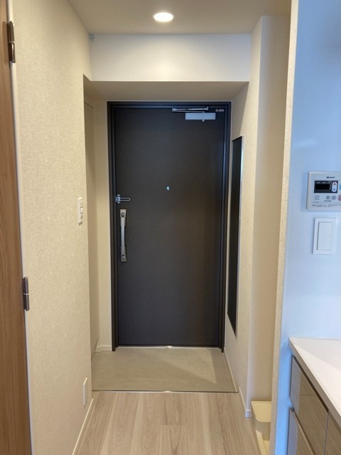 ※写真は同タイプ住戸です。(玄関)