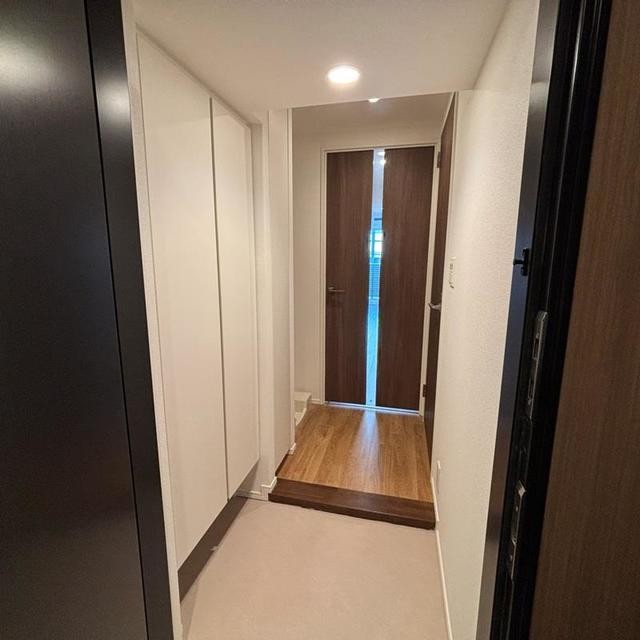 ※写真は同タイプ住戸です。(玄関)
