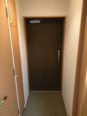 (玄関)