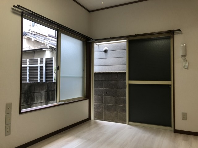 (居間)