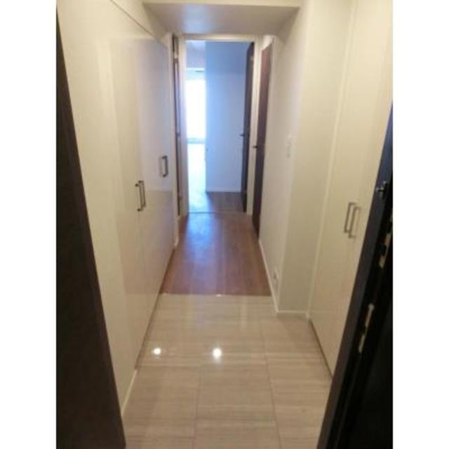 ※写真は同タイプ住戸です。(玄関)
