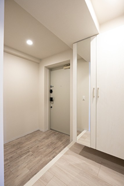 ※写真は同タイプ住戸です。(玄関)