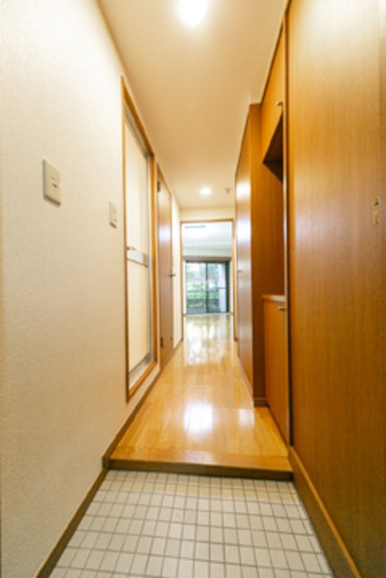 ※写真は同タイプ住戸です。(玄関)