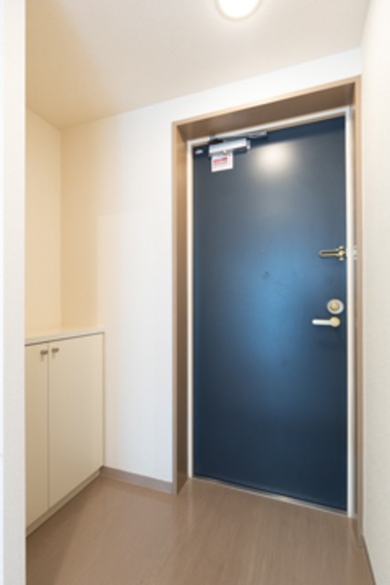 ※写真は同タイプ住戸です。(玄関)