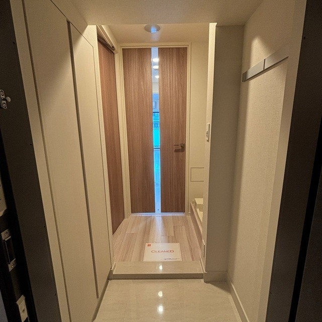 ※写真は同タイプ住戸です。(玄関)