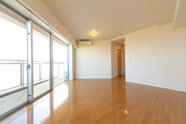 ※写真は同タイプ住戸です。(居間)